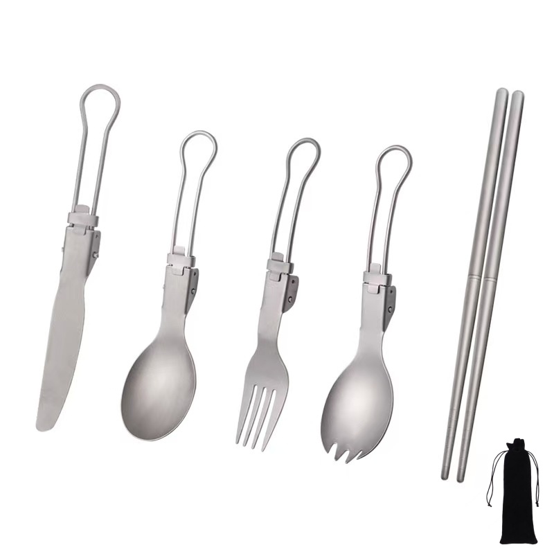 Foldable Backpack Small - チタン製折りたたみ式食器セット（フォーク、スプーン、ナイフ、箸付き）、ハイキング、キャンプ、バックパッキングに最適な携帯用軽量コンビネーション