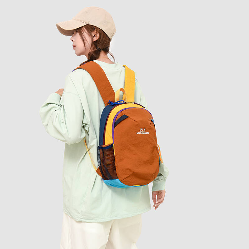 新しい小型ハイキングバックパック軽量デイパックアウトドアドー - Hiking Backpack Waterproof のレビューと価格